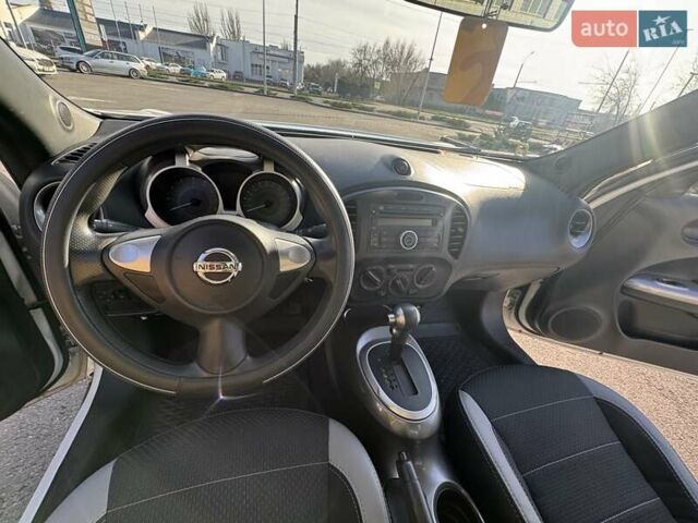 Белый Ниссан Жук, объемом двигателя 1.6 л и пробегом 138 тыс. км за 13500 $, фото 5 на Automoto.ua