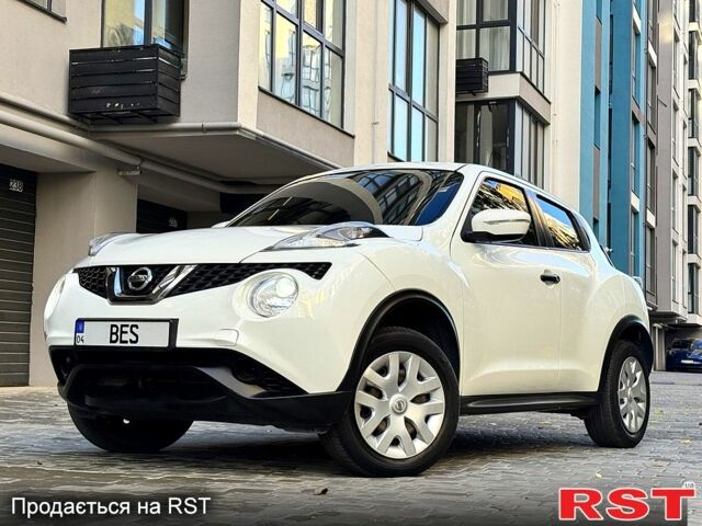 Белый Ниссан Жук, объемом двигателя 1.6 л и пробегом 65 тыс. км за 12000 $, фото 2 на Automoto.ua