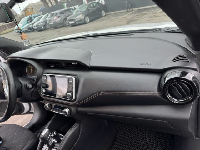 Белый Ниссан Жук, объемом двигателя 1.6 л и пробегом 144 тыс. км за 14900 $, фото 10 на Automoto.ua