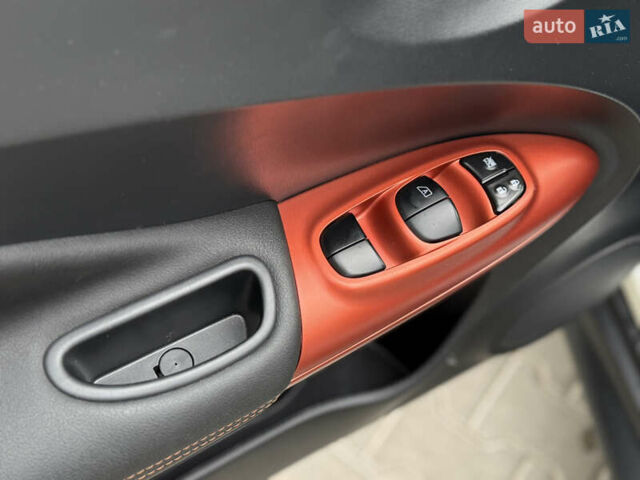 Білий Ніссан Жук, об'ємом двигуна 1.6 л та пробігом 22 тис. км за 17500 $, фото 56 на Automoto.ua