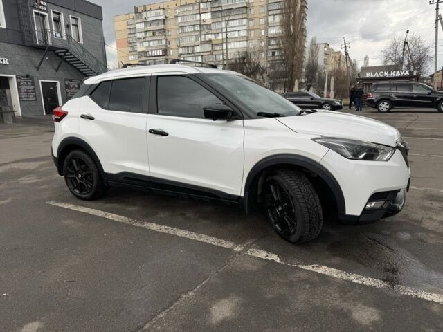 Белый Ниссан Жук, объемом двигателя 1.6 л и пробегом 144 тыс. км за 14900 $, фото 1 на Automoto.ua