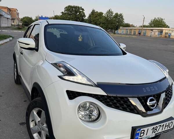 Белый Ниссан Жук, объемом двигателя 1.6 л и пробегом 110 тыс. км за 14800 $, фото 4 на Automoto.ua