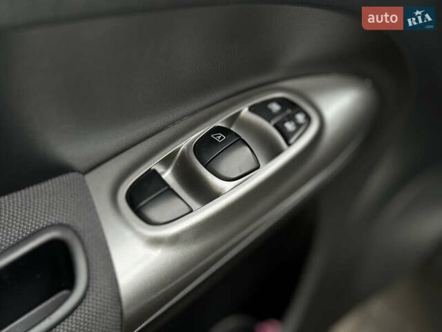 Білий Ніссан Жук, об'ємом двигуна 1.6 л та пробігом 92 тис. км за 13500 $, фото 46 на Automoto.ua