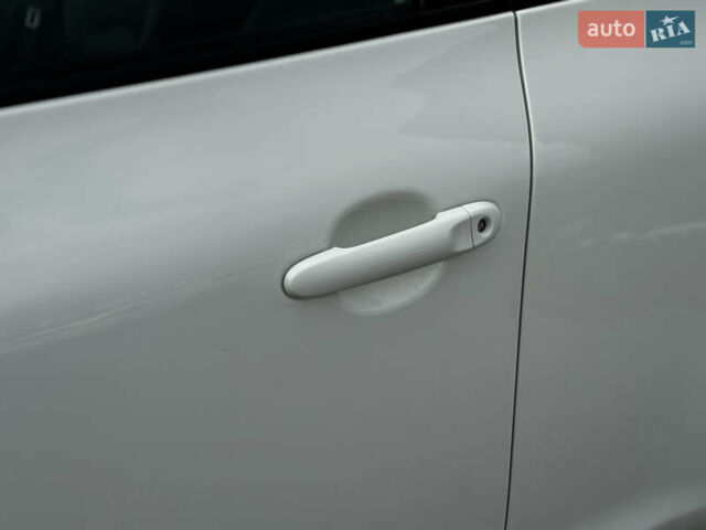 Білий Ніссан Жук, об'ємом двигуна 1.6 л та пробігом 92 тис. км за 13500 $, фото 5 на Automoto.ua