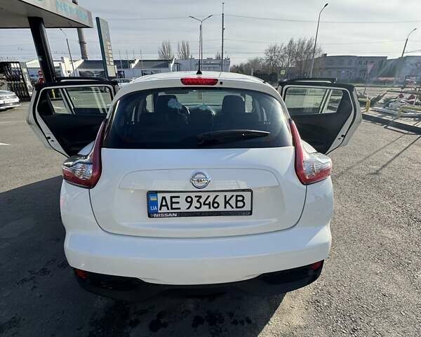 Белый Ниссан Жук, объемом двигателя 1.6 л и пробегом 138 тыс. км за 13500 $, фото 3 на Automoto.ua