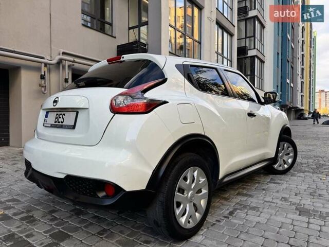Белый Ниссан Жук, объемом двигателя 1.6 л и пробегом 65 тыс. км за 12000 $, фото 8 на Automoto.ua