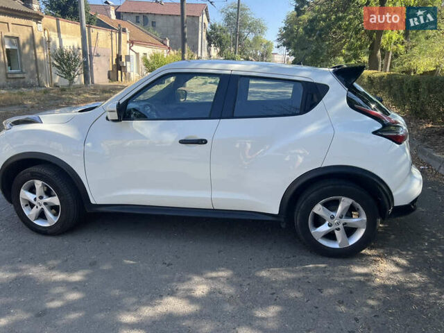 Белый Ниссан Жук, объемом двигателя 1.6 л и пробегом 48 тыс. км за 14500 $, фото 1 на Automoto.ua