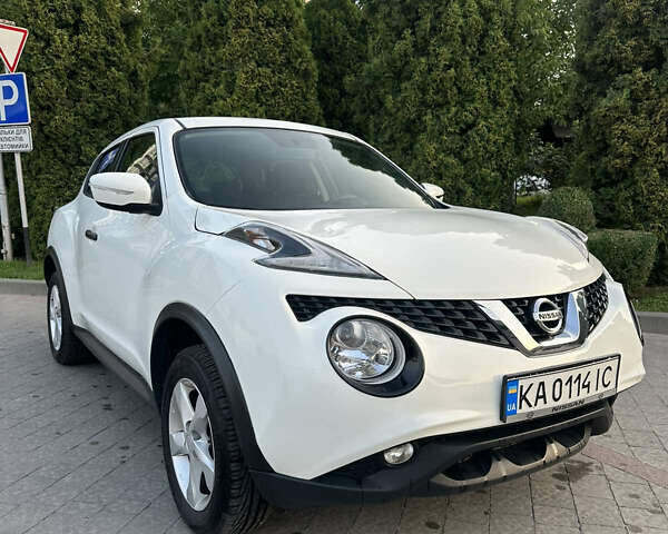 Белый Ниссан Жук, объемом двигателя 1.6 л и пробегом 77 тыс. км за 14300 $, фото 2 на Automoto.ua