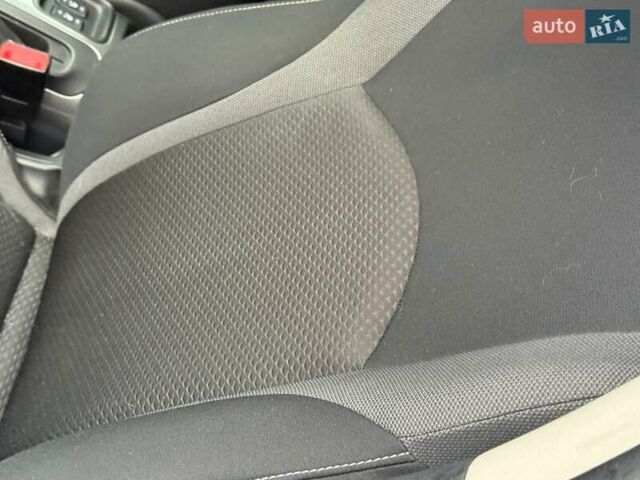 Белый Ниссан Жук, объемом двигателя 1.6 л и пробегом 35 тыс. км за 14800 $, фото 30 на Automoto.ua