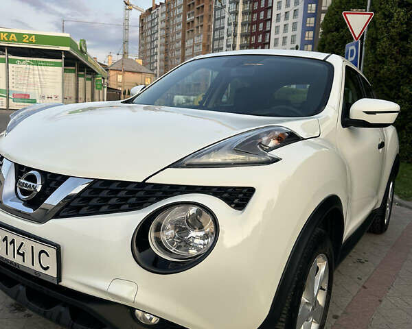 Белый Ниссан Жук, объемом двигателя 1.6 л и пробегом 77 тыс. км за 14300 $, фото 3 на Automoto.ua