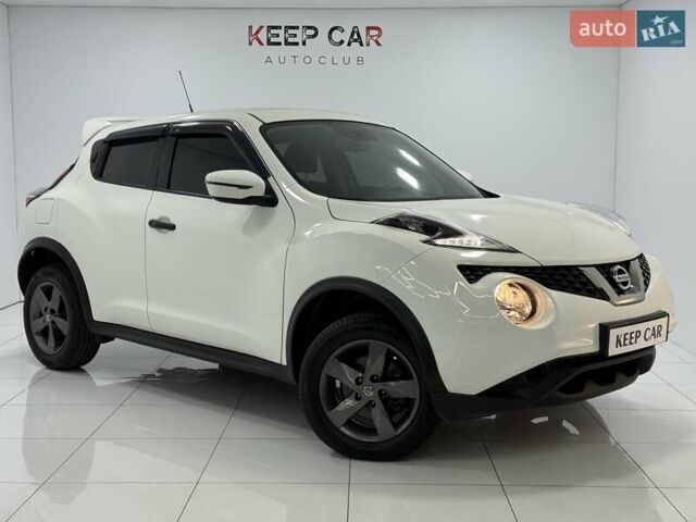 Белый Ниссан Жук, объемом двигателя 1.6 л и пробегом 69 тыс. км за 14700 $, фото 3 на Automoto.ua