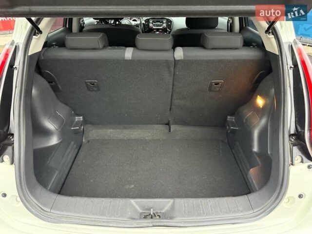 Белый Ниссан Жук, объемом двигателя 1.6 л и пробегом 35 тыс. км за 14800 $, фото 49 на Automoto.ua