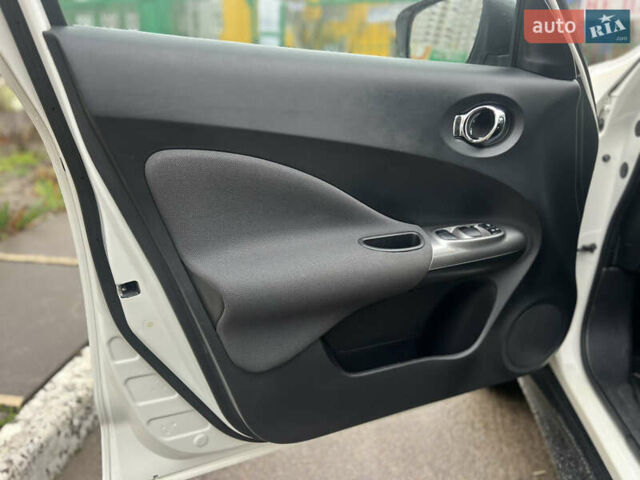 Белый Ниссан Жук, объемом двигателя 1.6 л и пробегом 78 тыс. км за 14500 $, фото 14 на Automoto.ua