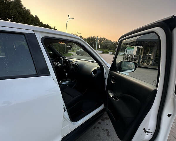 Белый Ниссан Жук, объемом двигателя 1.6 л и пробегом 77 тыс. км за 14300 $, фото 10 на Automoto.ua