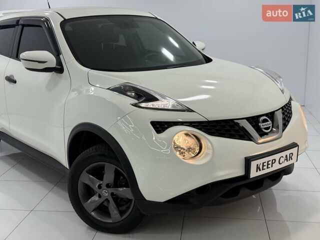 Белый Ниссан Жук, объемом двигателя 1.6 л и пробегом 69 тыс. км за 14700 $, фото 2 на Automoto.ua