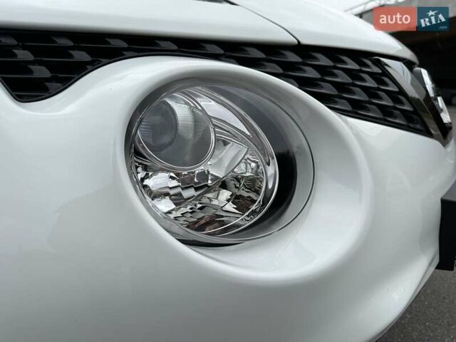 Белый Ниссан Жук, объемом двигателя 1.6 л и пробегом 70 тыс. км за 14900 $, фото 3 на Automoto.ua