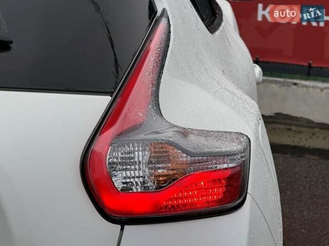 Белый Ниссан Жук, объемом двигателя 1.6 л и пробегом 35 тыс. км за 14800 $, фото 24 на Automoto.ua