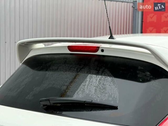 Белый Ниссан Жук, объемом двигателя 1.6 л и пробегом 35 тыс. км за 14800 $, фото 25 на Automoto.ua