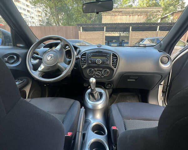 Белый Ниссан Жук, объемом двигателя 1.6 л и пробегом 48 тыс. км за 14500 $, фото 10 на Automoto.ua