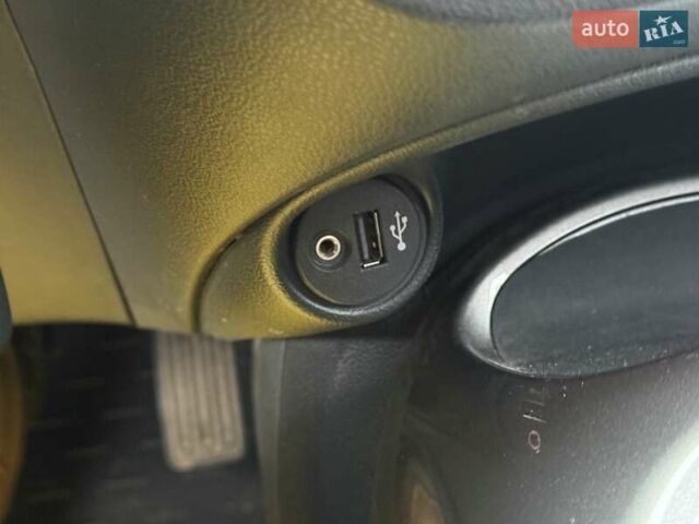 Белый Ниссан Жук, объемом двигателя 1.6 л и пробегом 35 тыс. км за 14800 $, фото 36 на Automoto.ua