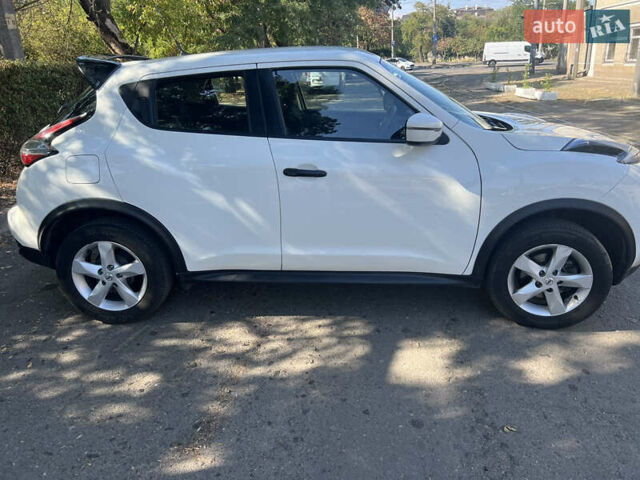 Белый Ниссан Жук, объемом двигателя 1.6 л и пробегом 48 тыс. км за 14500 $, фото 6 на Automoto.ua