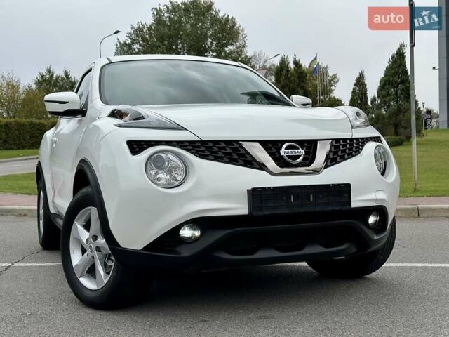 Белый Ниссан Жук, объемом двигателя 1.6 л и пробегом 70 тыс. км за 14900 $, фото 2 на Automoto.ua