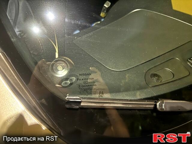 Белый Ниссан Жук, объемом двигателя 1.6 л и пробегом 51 тыс. км за 14899 $, фото 2 на Automoto.ua