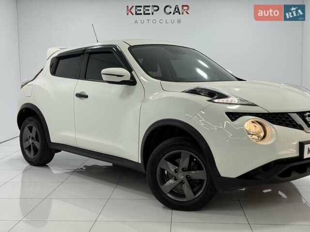 Белый Ниссан Жук, объемом двигателя 1.6 л и пробегом 69 тыс. км за 14700 $, фото 1 на Automoto.ua