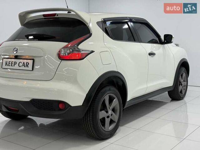 Белый Ниссан Жук, объемом двигателя 1.6 л и пробегом 69 тыс. км за 14700 $, фото 14 на Automoto.ua