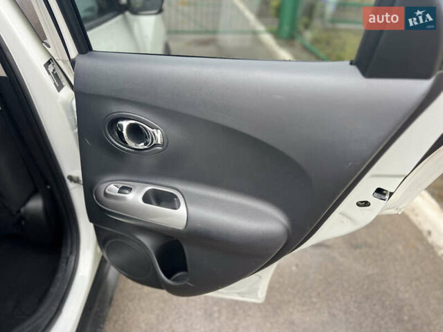 Белый Ниссан Жук, объемом двигателя 1.6 л и пробегом 78 тыс. км за 14500 $, фото 17 на Automoto.ua