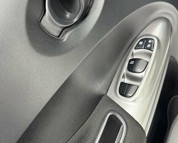 Белый Ниссан Жук, объемом двигателя 1.6 л и пробегом 69 тыс. км за 14700 $, фото 30 на Automoto.ua