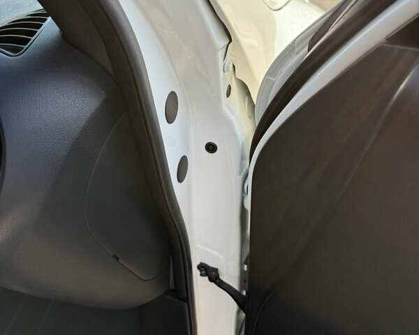 Білий Ніссан Жук, об'ємом двигуна 1.6 л та пробігом 16 тис. км за 17500 $, фото 13 на Automoto.ua