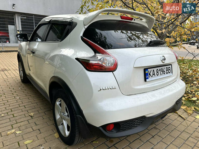 Белый Ниссан Жук, объемом двигателя 1.6 л и пробегом 203 тыс. км за 12500 $, фото 5 на Automoto.ua
