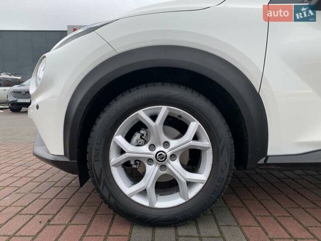 Белый Ниссан Жук, объемом двигателя 1 л и пробегом 39 тыс. км за 18500 $, фото 4 на Automoto.ua