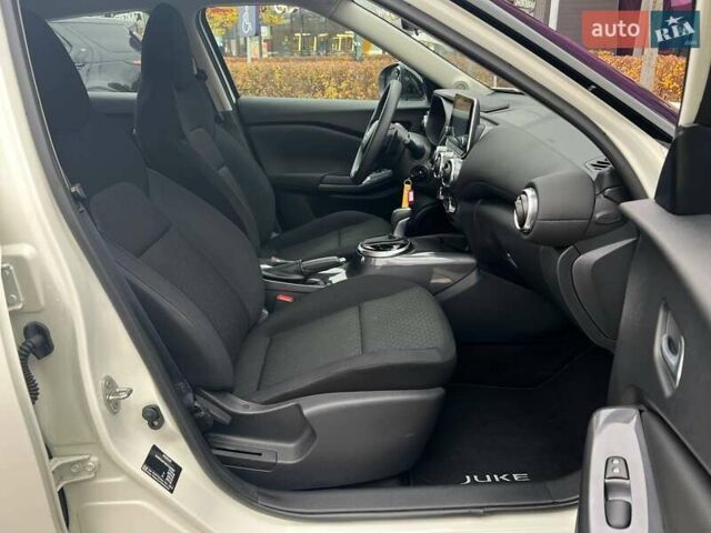 Білий Ніссан Жук, об'ємом двигуна 1 л та пробігом 35 тис. км за 18990 $, фото 9 на Automoto.ua