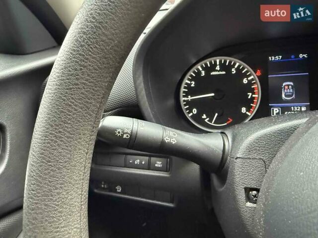 Белый Ниссан Жук, объемом двигателя 1 л и пробегом 61 тыс. км за 18900 $, фото 18 на Automoto.ua