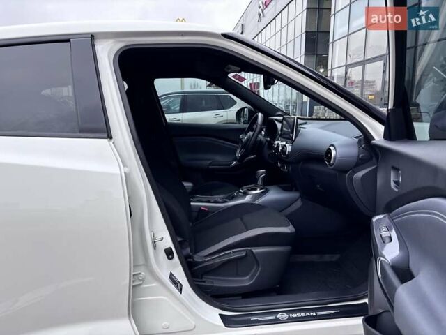 Білий Ніссан Жук, об'ємом двигуна 1 л та пробігом 25 тис. км за 20168 $, фото 11 на Automoto.ua