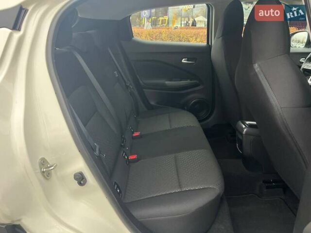 Білий Ніссан Жук, об'ємом двигуна 1 л та пробігом 35 тис. км за 18990 $, фото 10 на Automoto.ua