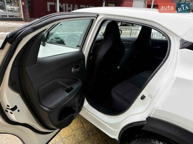 Белый Ниссан Жук, объемом двигателя 1 л и пробегом 61 тыс. км за 18900 $, фото 29 на Automoto.ua