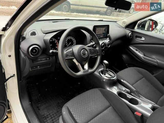 Белый Ниссан Жук, объемом двигателя 1 л и пробегом 61 тыс. км за 18900 $, фото 14 на Automoto.ua