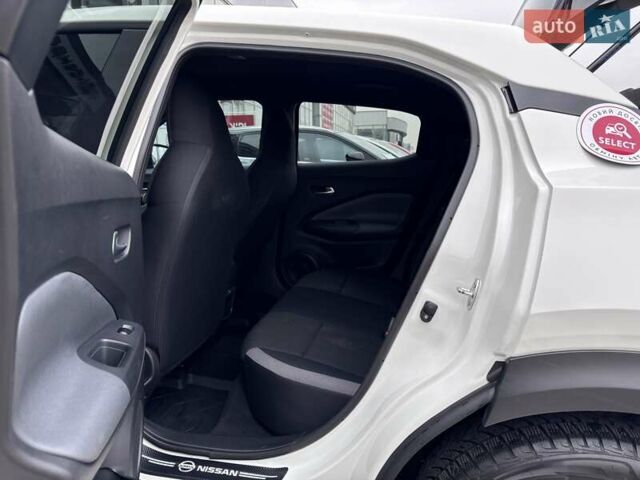 Білий Ніссан Жук, об'ємом двигуна 1 л та пробігом 25 тис. км за 20168 $, фото 13 на Automoto.ua