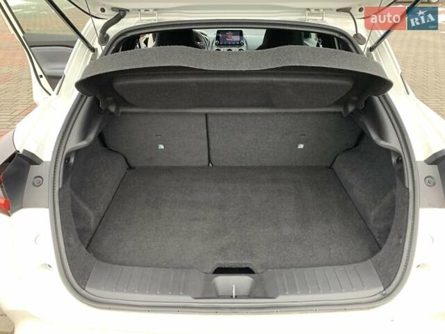 Белый Ниссан Жук, объемом двигателя 1 л и пробегом 39 тыс. км за 18500 $, фото 38 на Automoto.ua