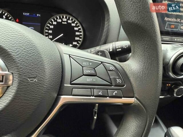 Белый Ниссан Жук, объемом двигателя 1 л и пробегом 61 тыс. км за 18900 $, фото 17 на Automoto.ua