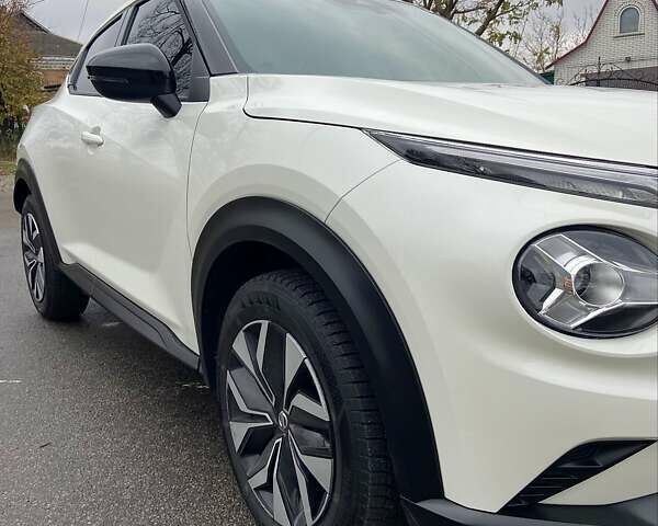 Белый Ниссан Жук, объемом двигателя 1 л и пробегом 15 тыс. км за 20200 $, фото 13 на Automoto.ua
