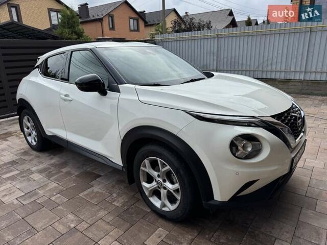 Белый Ниссан Жук, объемом двигателя 1 л и пробегом 23 тыс. км за 21000 $, фото 2 на Automoto.ua