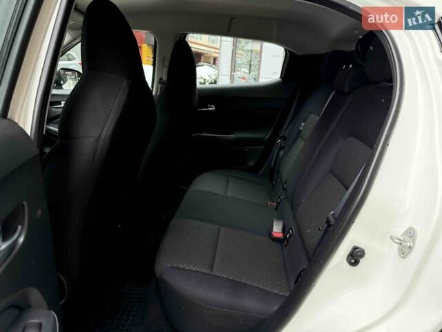 Белый Ниссан Жук, объемом двигателя 1 л и пробегом 61 тыс. км за 18900 $, фото 30 на Automoto.ua