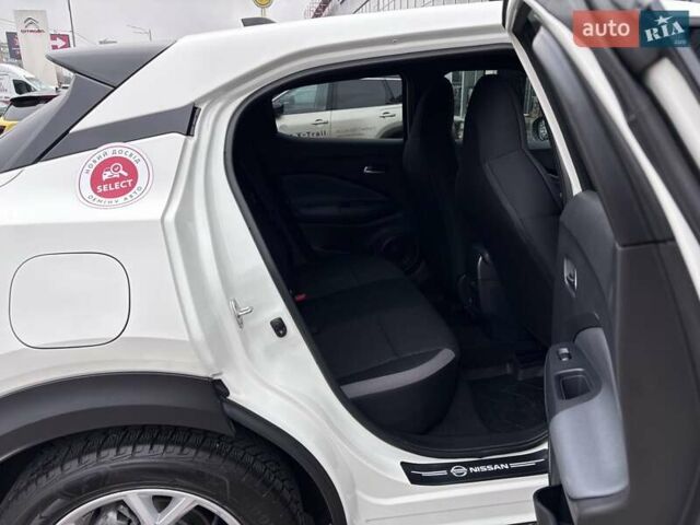 Білий Ніссан Жук, об'ємом двигуна 1 л та пробігом 25 тис. км за 20168 $, фото 15 на Automoto.ua