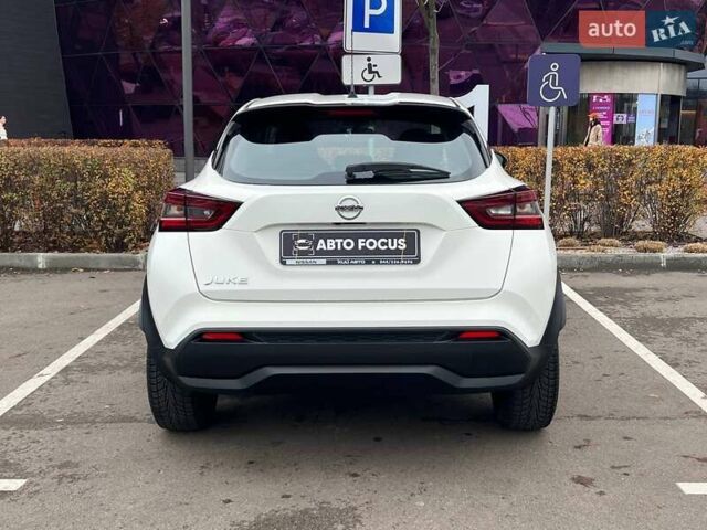 Білий Ніссан Жук, об'ємом двигуна 1 л та пробігом 35 тис. км за 18990 $, фото 5 на Automoto.ua