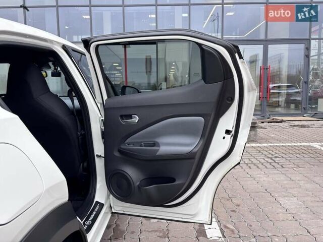 Білий Ніссан Жук, об'ємом двигуна 1 л та пробігом 25 тис. км за 20168 $, фото 14 на Automoto.ua