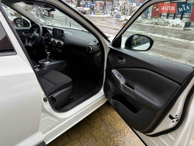 Белый Ниссан Жук, объемом двигателя 1 л и пробегом 61 тыс. км за 18900 $, фото 39 на Automoto.ua